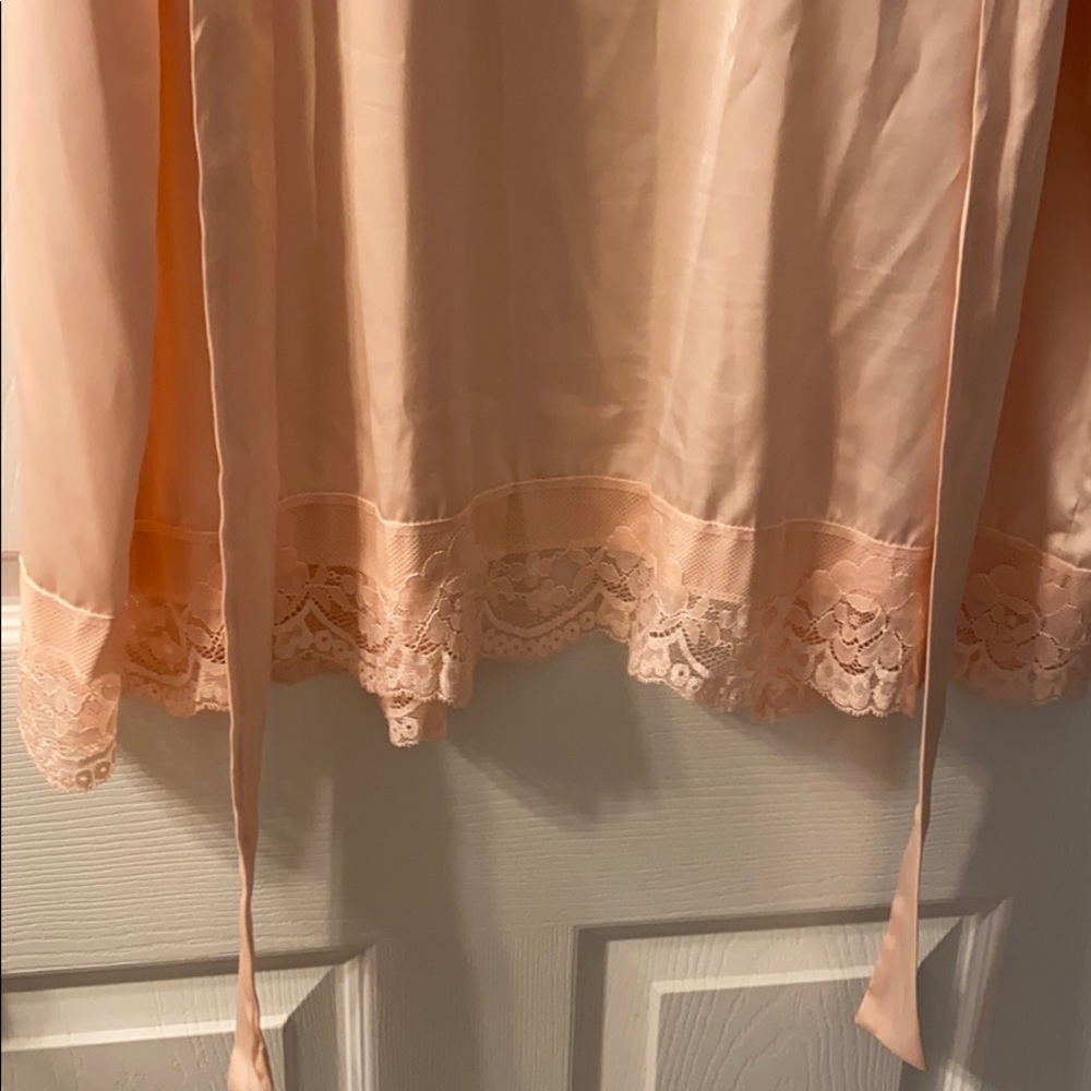 Pink Robe - Picture 6 of 9